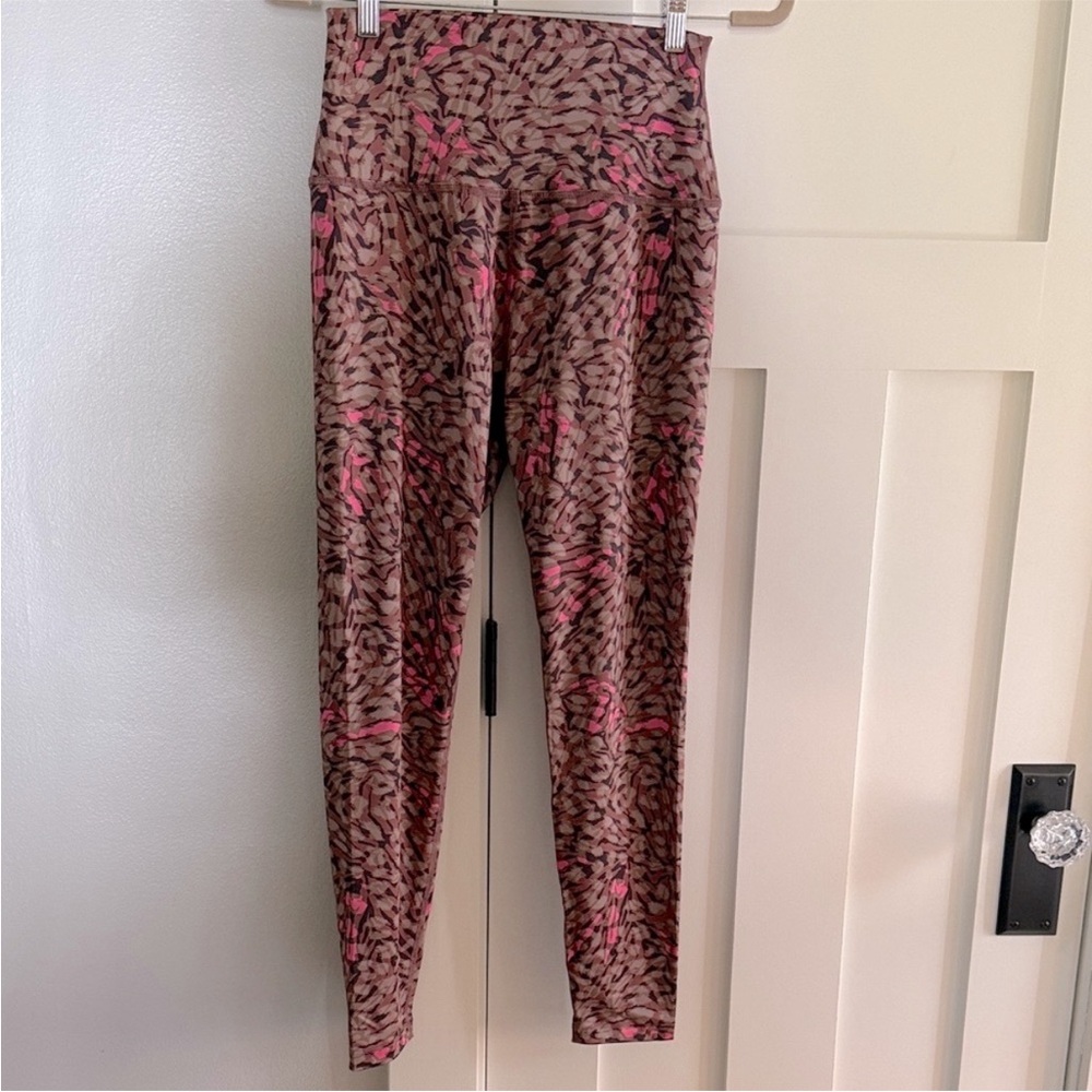 Beyond Yoga Luxe Cheetah Print High Waist Ankle Length Pink/Brown Leggings M